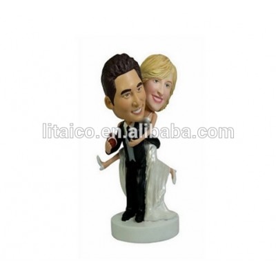 Custom design ploy resin doll bobble head couple figurine